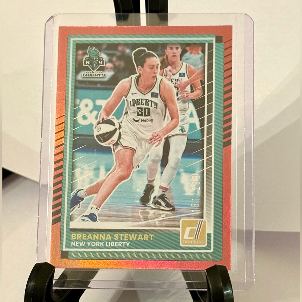 Breanna Stewart Basketball Card Red Holo 181/299 New York Liberty